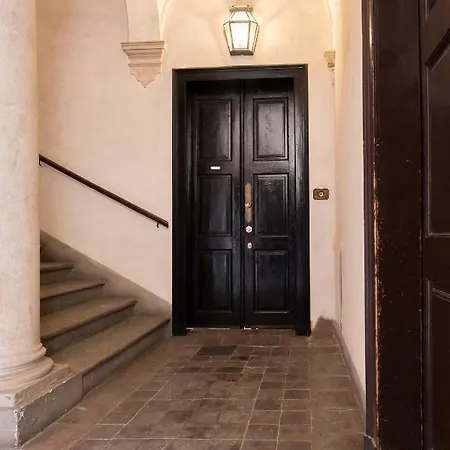 Apartment Santachiara15, Luxury Historical