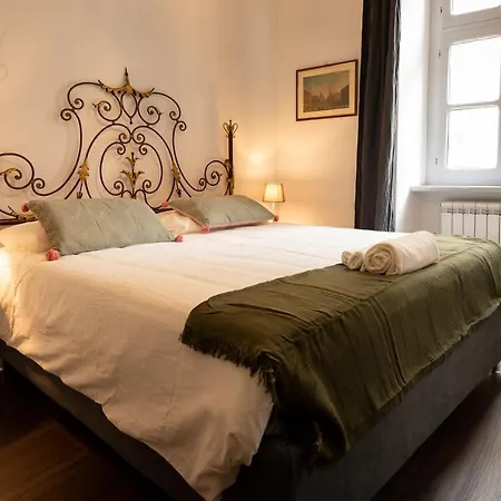 Santachiara15, Luxury Historical Apartment